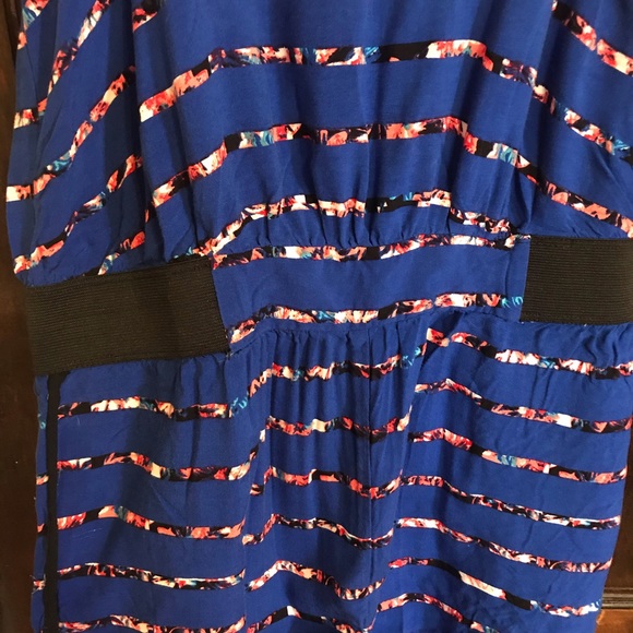 Patterned stripe romper - Picture 2 of 4